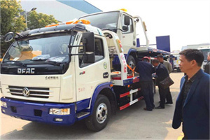 斜土路汽车道路救援拖车价格